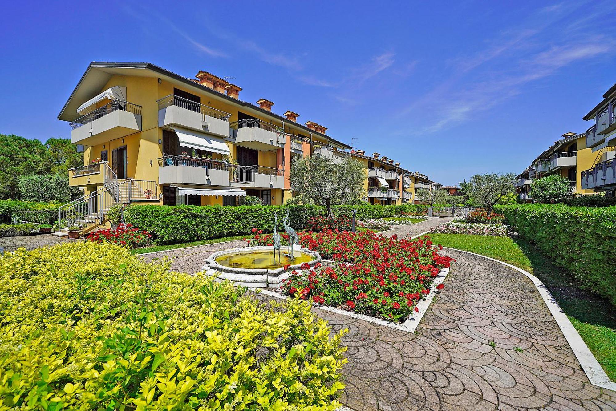 Villaggio Dei Fiori - Viola - Gardagate سيرمِيوني المظهر الخارجي الصورة